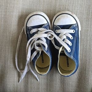 Blue low top Converse toddler baby size 6